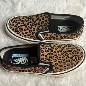 Leopard vans